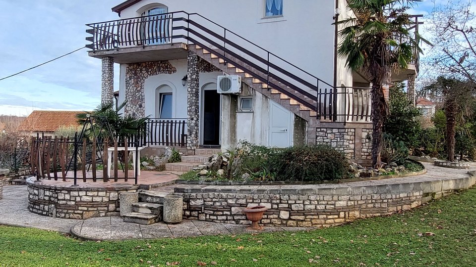 Great opportunity! House with apartments, just 40 meters from the sea with a beautiful sea view!