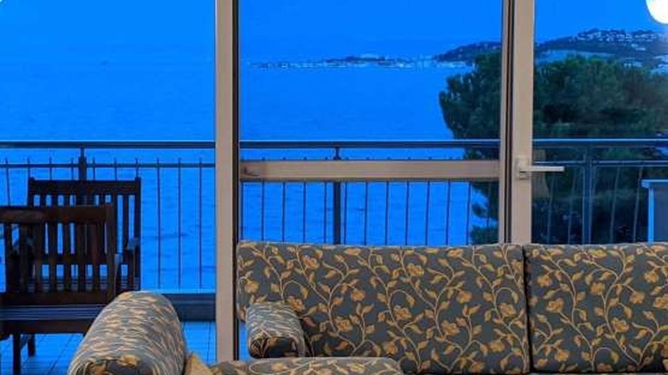 Pure luxury, the sea in the palm of your hand! The most beautiful view on Crveni vrh!