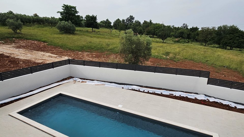 Great offer!!! Villa with a large pool in the final stage of construction!!!